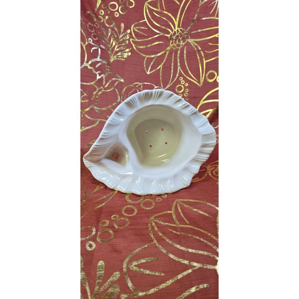 Atlantic Mold Self Watering Shell Planter